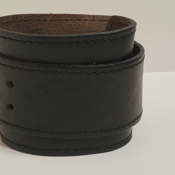 Le Chateau Leather Bracelets - Picture 3 of 4